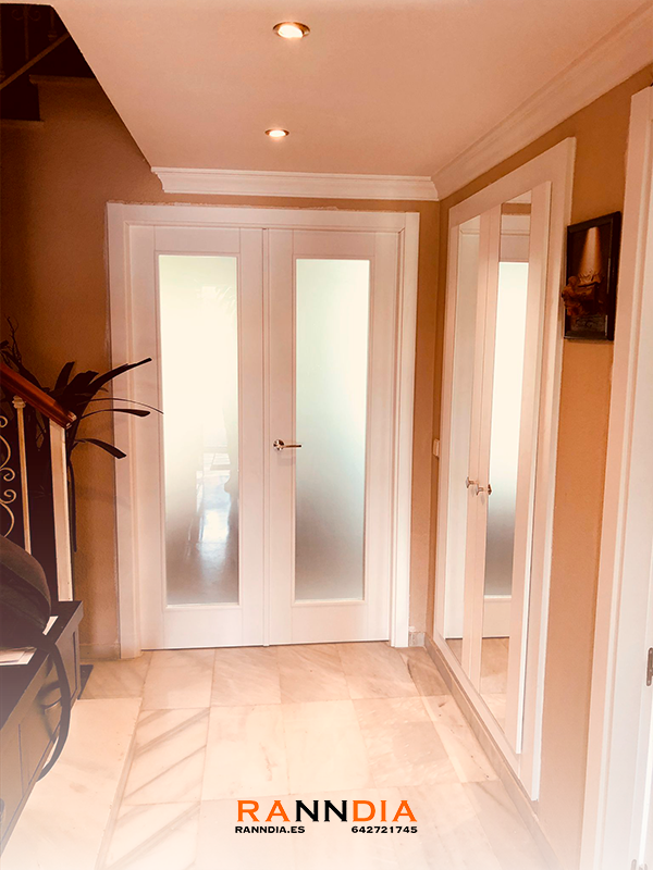 Puerta de interior modelo 16 en Estepona