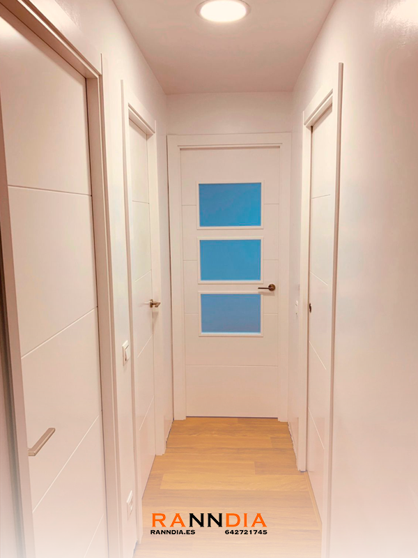 Puerta de interior modelo 7 en Estepona